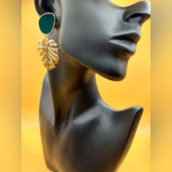 GB Earrings ✨ - Picture 1 of 3